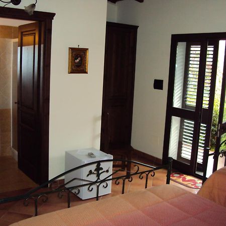 Agriturismo Il Pozzo Antico Mascali Ngoại thất bức ảnh