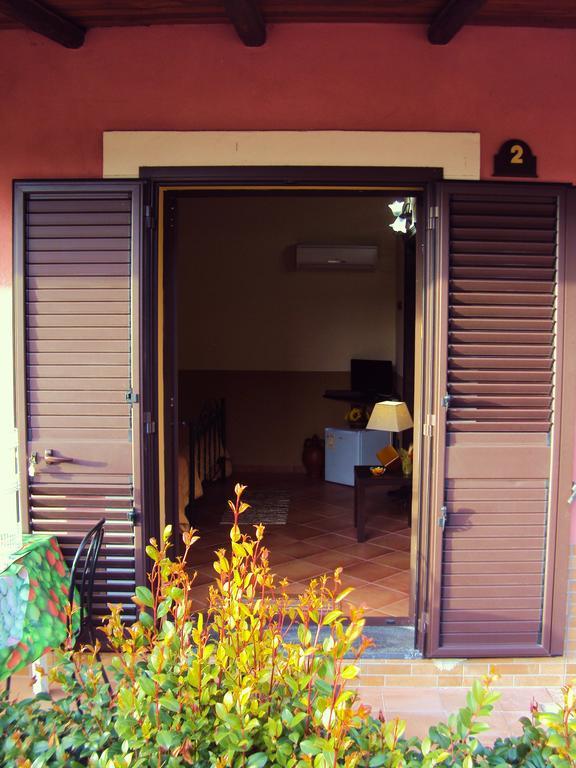 Agriturismo Il Pozzo Antico Mascali Phòng bức ảnh